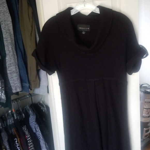 Pleated black sweater short sleeve dress